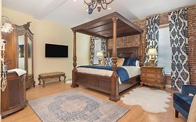 Beland Mansion-Royal Crown Suite!