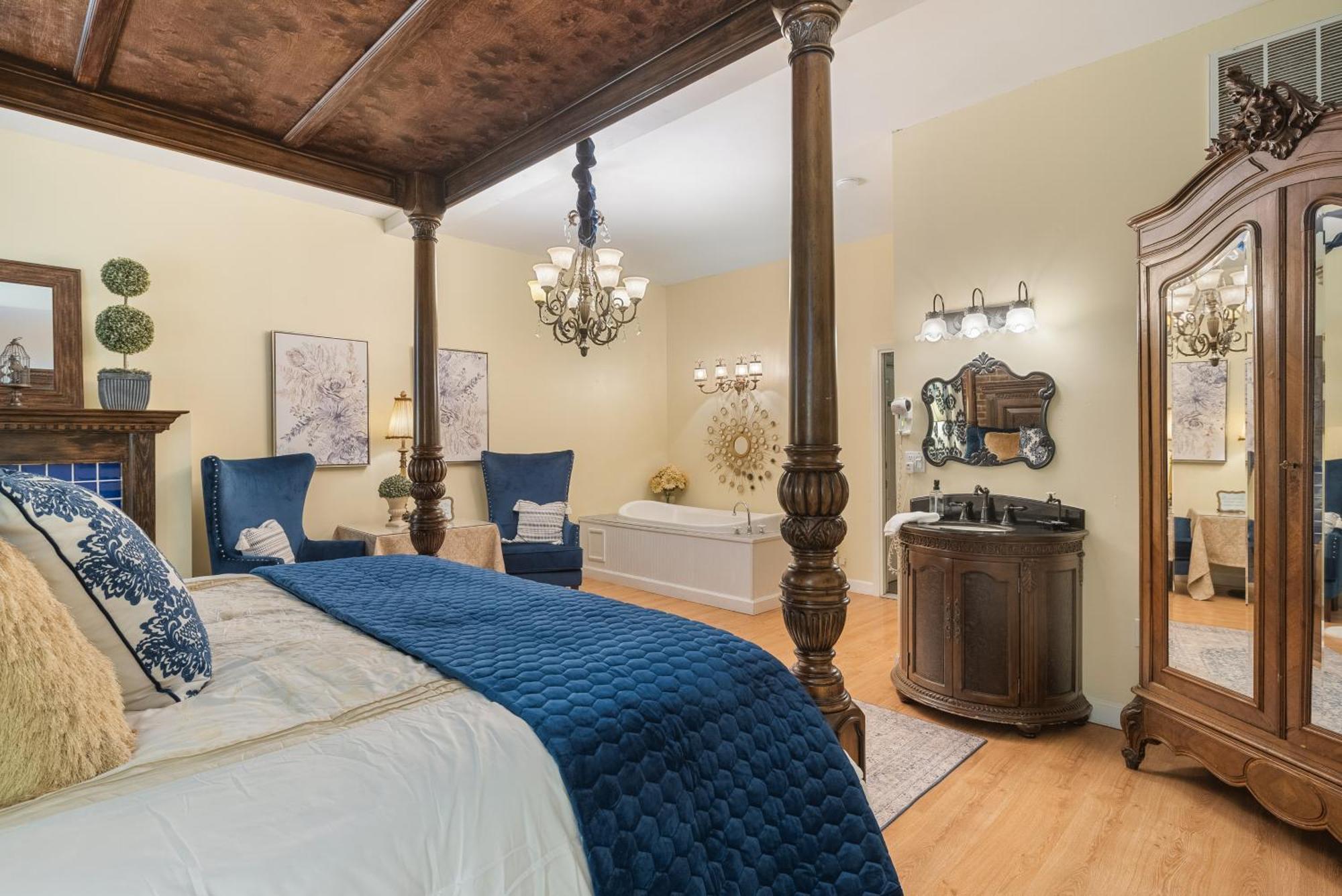 Beland Mansion-Royal Crown Suite! Fort Smith Exterior photo